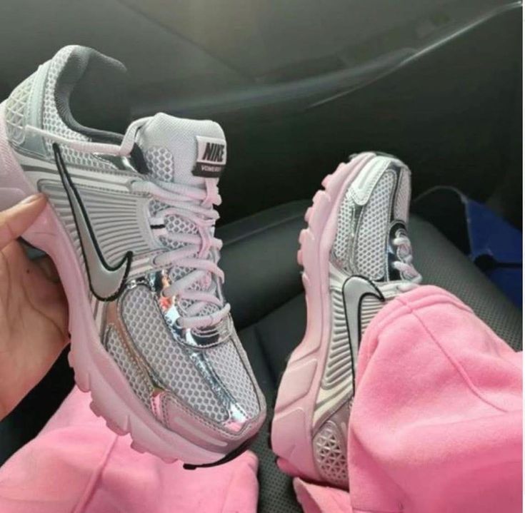 Nike Zoom Vomero 5 Photon Dust Pink