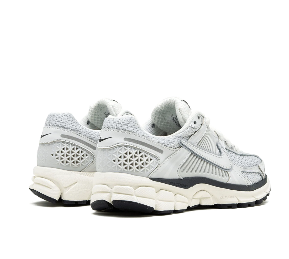 Nike Zoom Vomero 5 Phantom