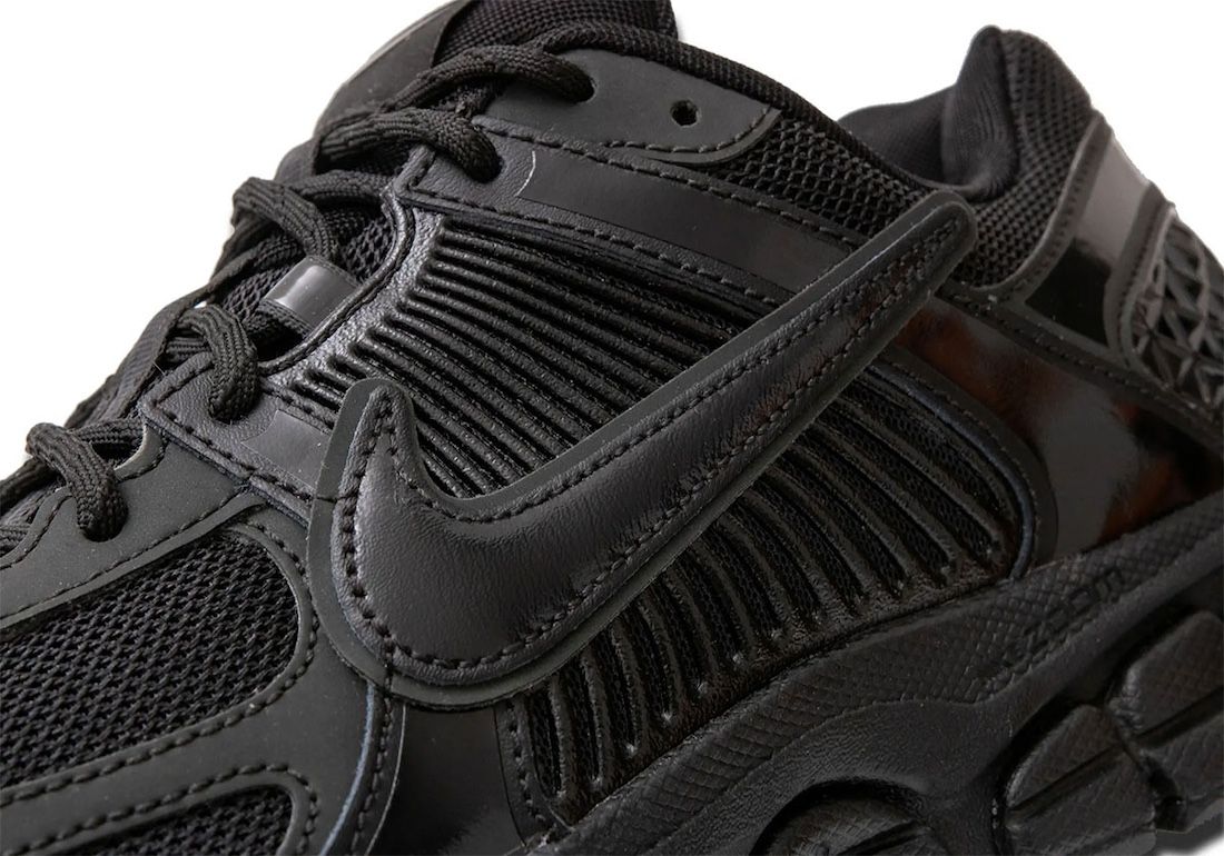 Nike Zoom Vomero 5 Triple Black